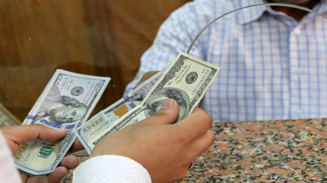 تحديثات الصرف.. سعر الدولار أمام الجنيه المصري في تعاملات الأحد بكافة البنوك